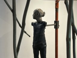 Work - Sculptures - Installations - 4-Captured-girl